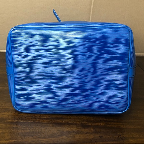 LOUIS VUITTON Petite Noe Toledo Blue Epi Leather Drawstring Bucket Bag AUTHENTIC - Picture 8 of 17